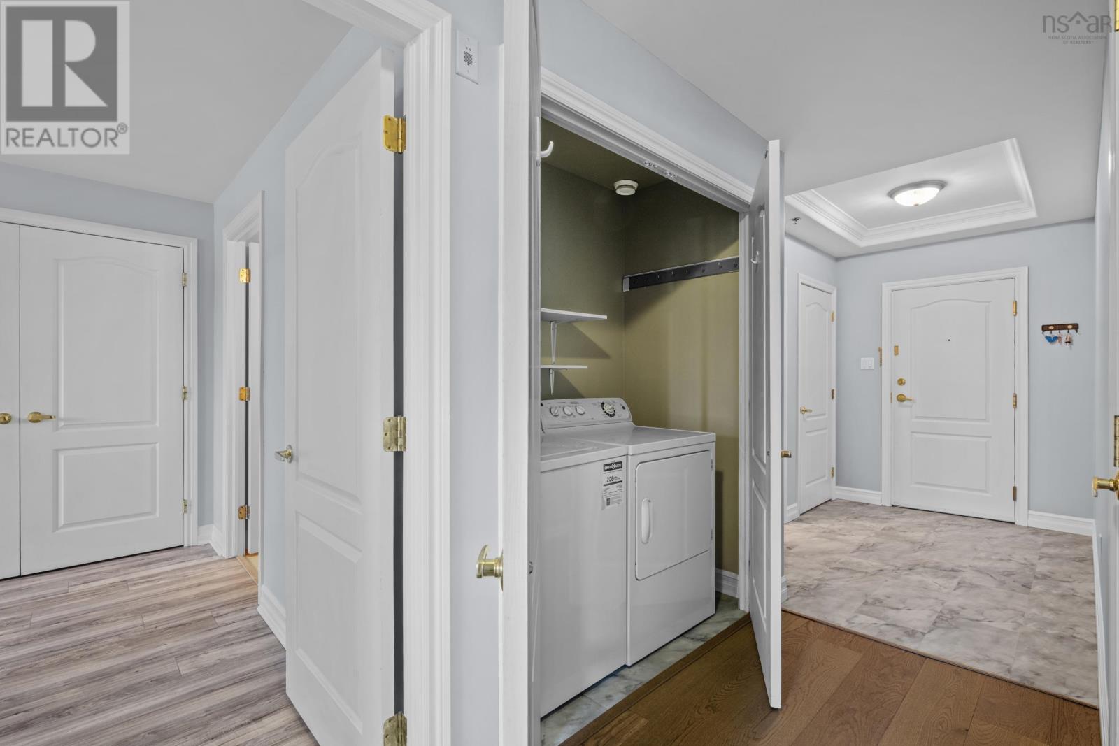 #101 52 WHITEHALL CRESCENT - 30