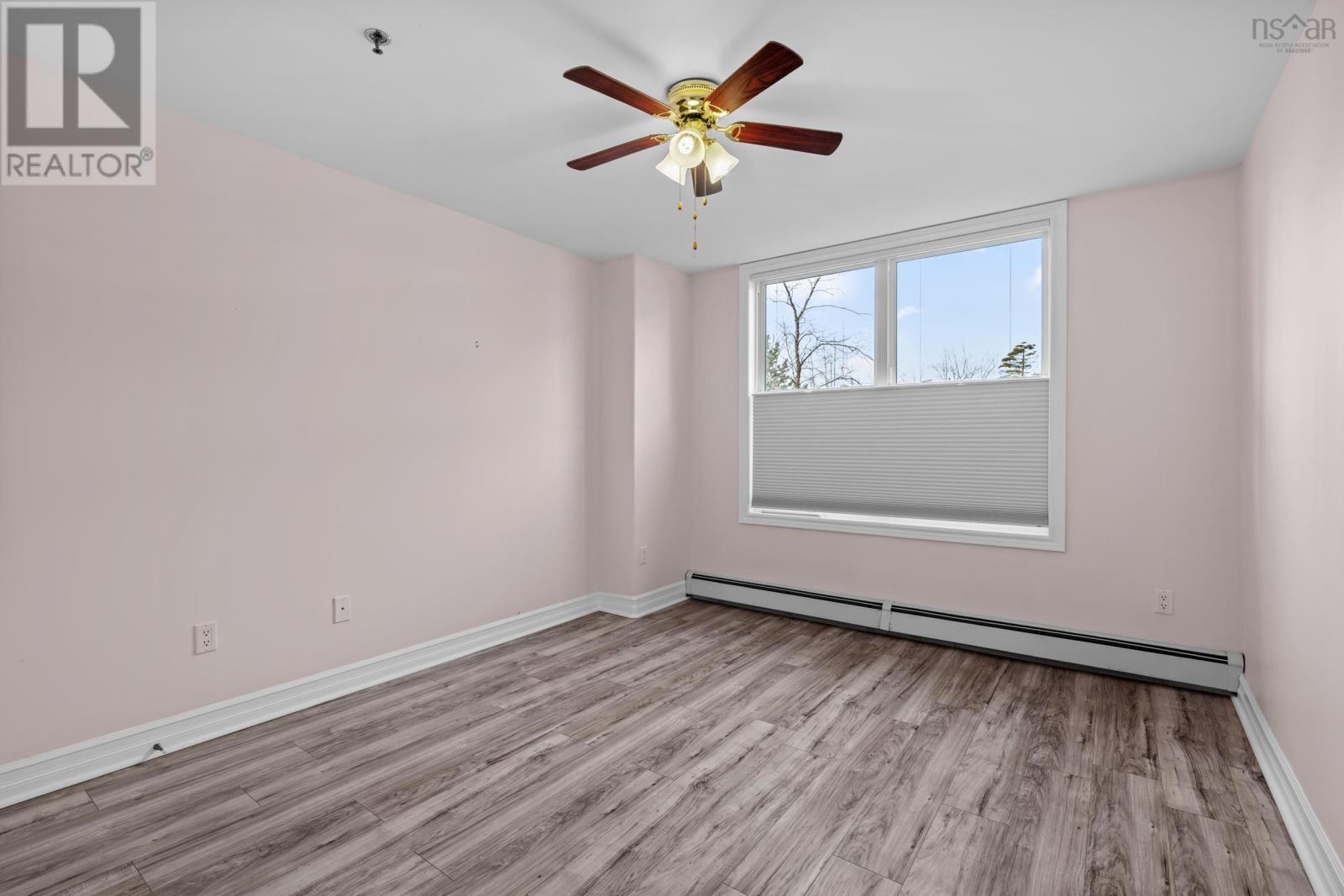 #101 52 WHITEHALL CRESCENT - 28