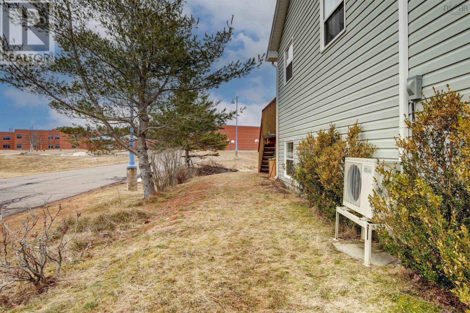 Property 38 of 49 of 453 Young Street