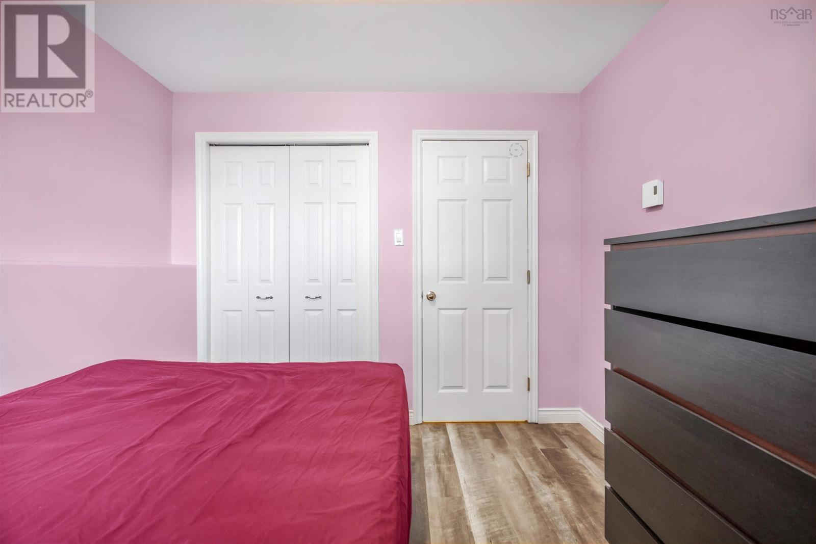 Property 31 of 49 of 453 Young Street