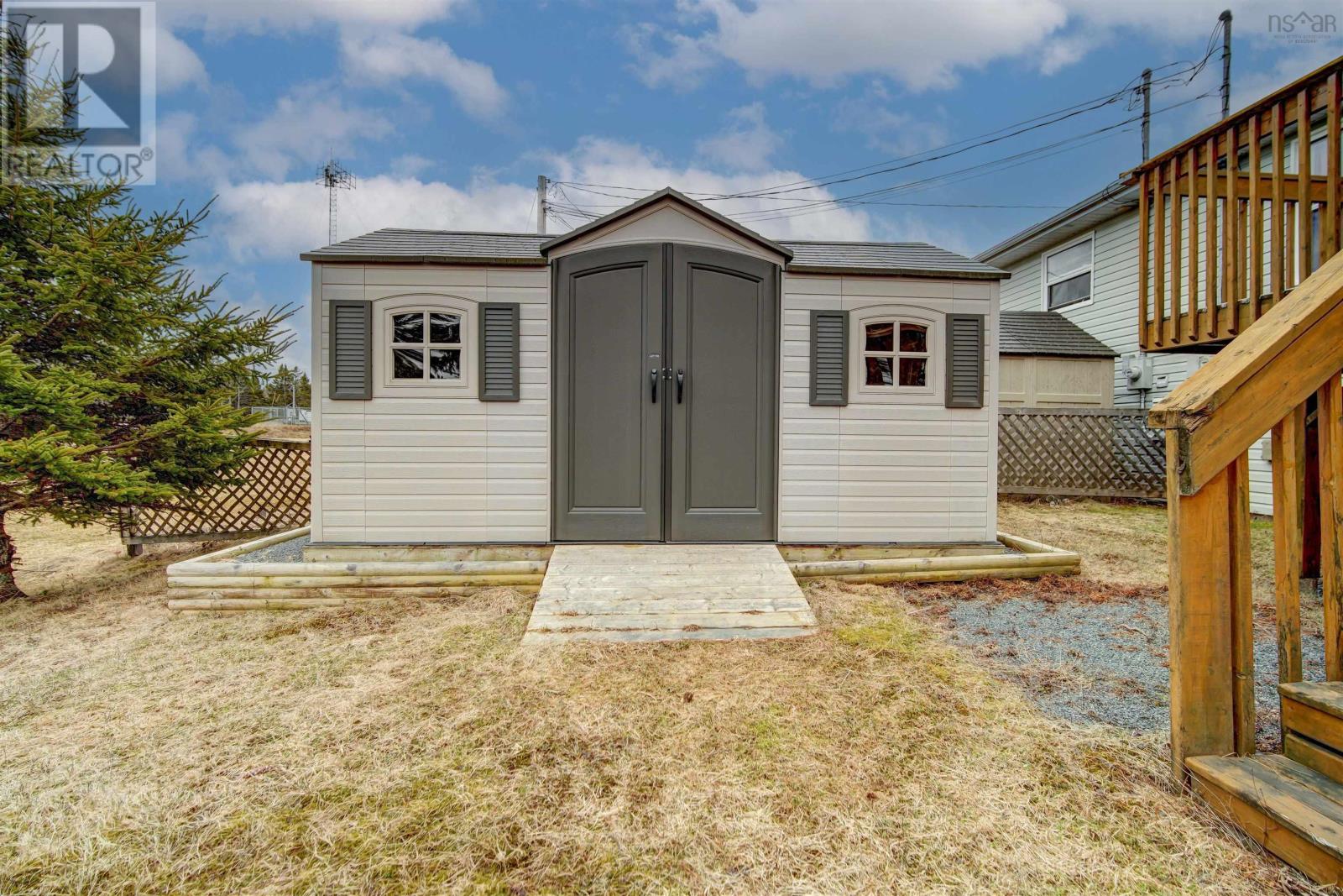 Property 40 of 49 of 453 Young Street