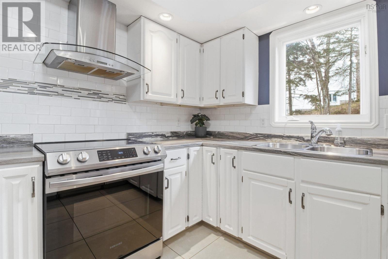 Property 43 of 48 of 5 Parkvale Crescent