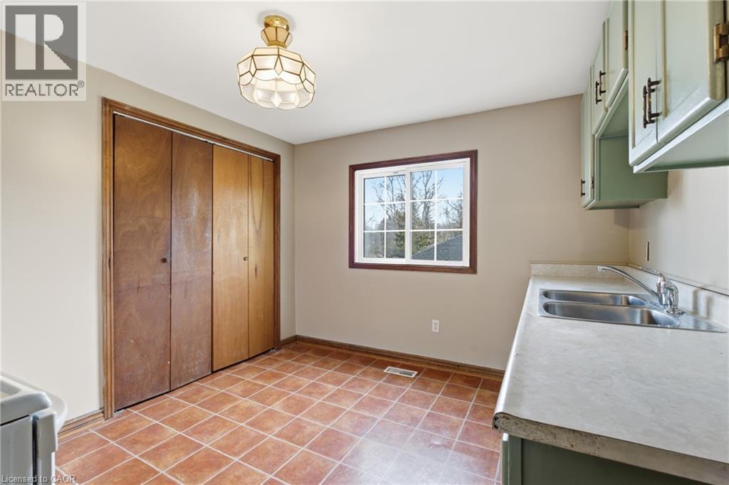 211 CANBOROUGH STREET - 32