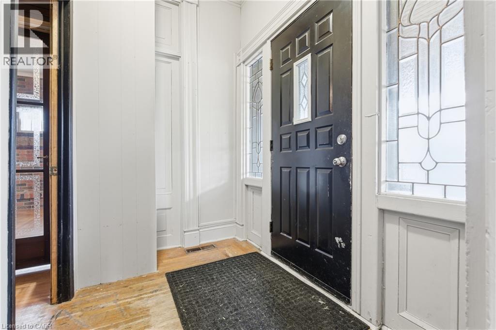 211 CANBOROUGH STREET - 10