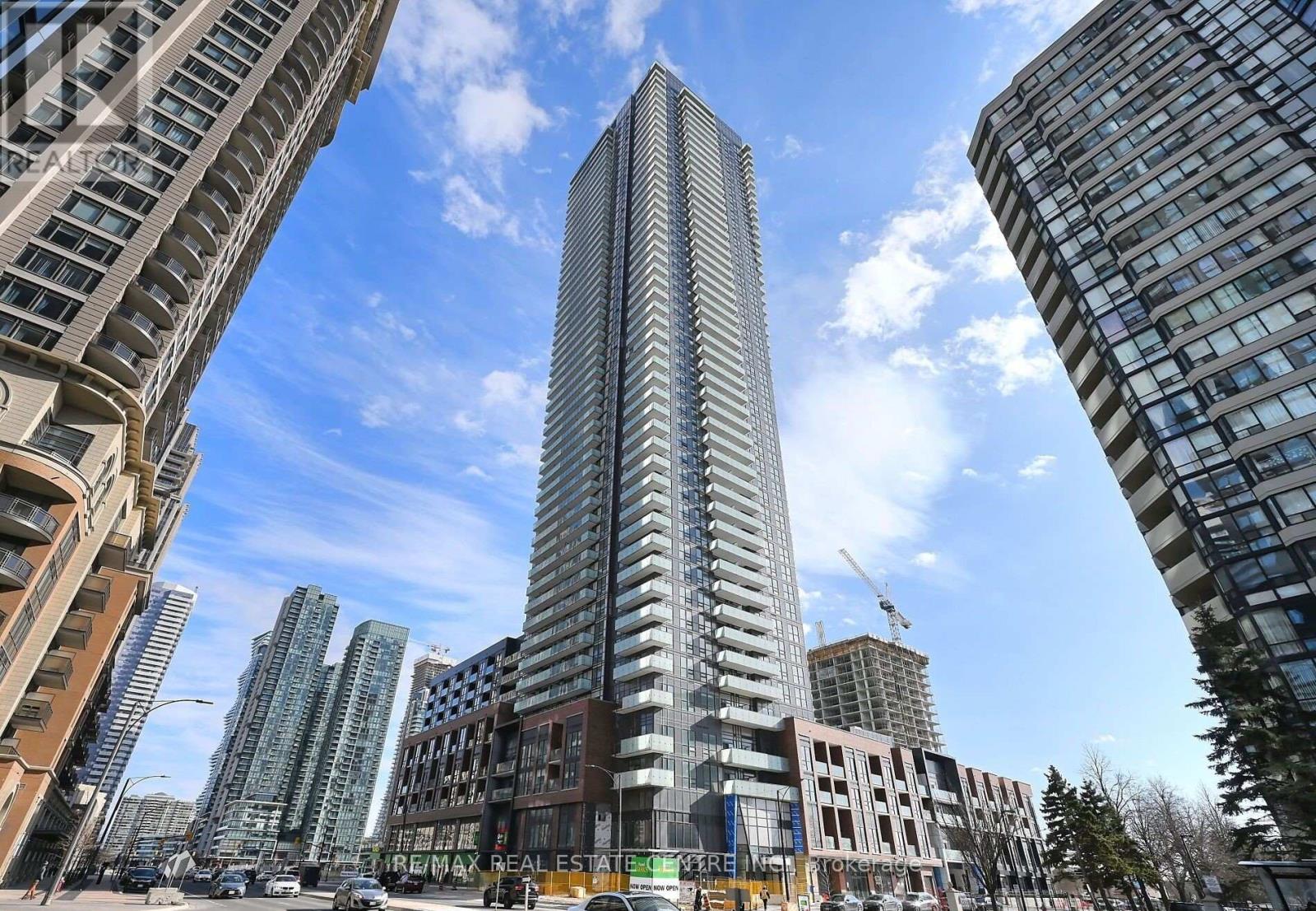 1811 - 430 SQUARE ONE DRIVE