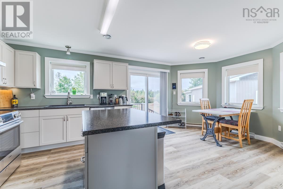 Property 33 of 49 of 7048 HIGHWAY 2