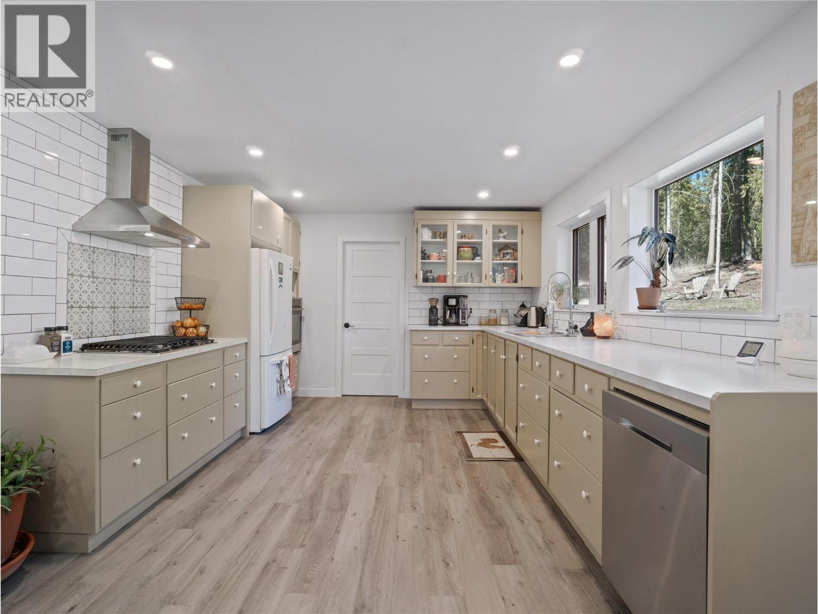  4090 Camille Road, Eagle Bay