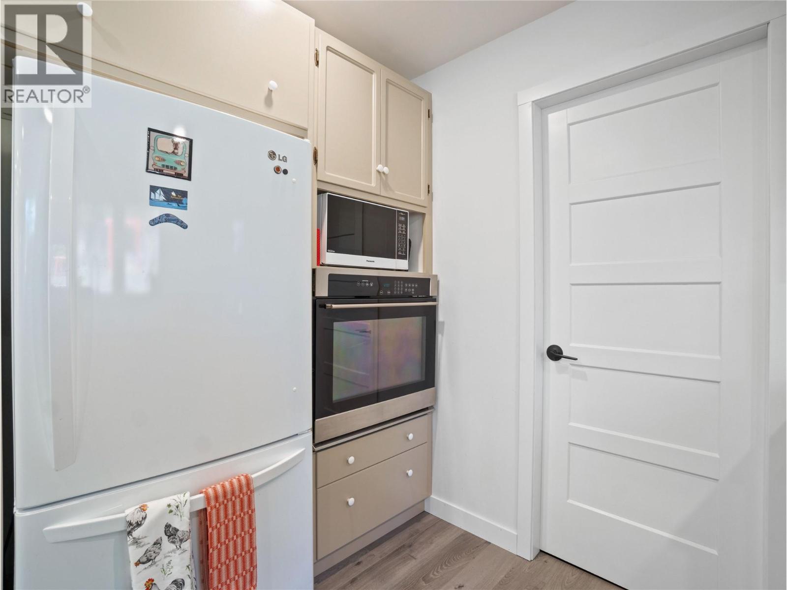  4090 Camille Road, Eagle Bay