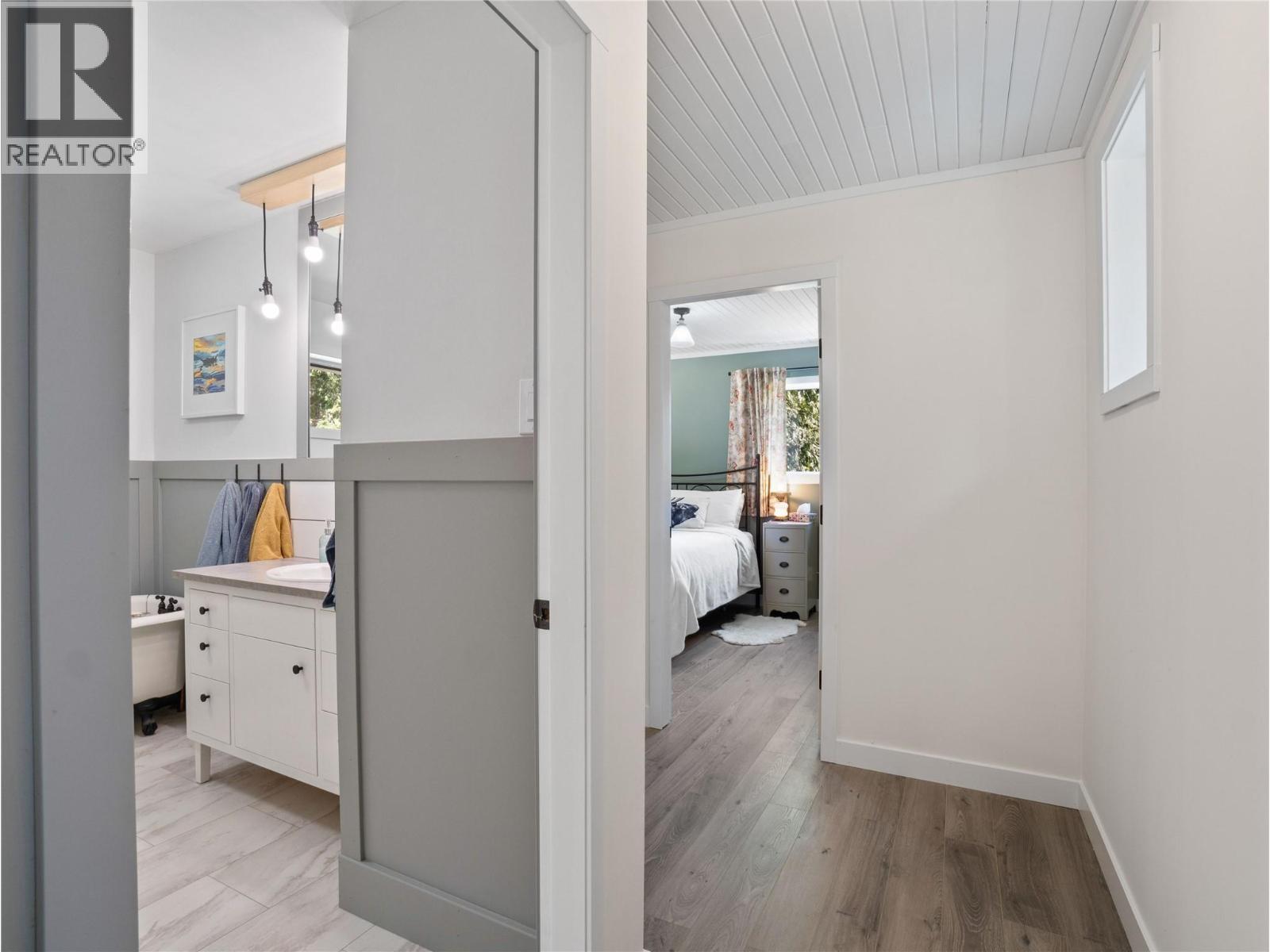  4090 Camille Road, Eagle Bay