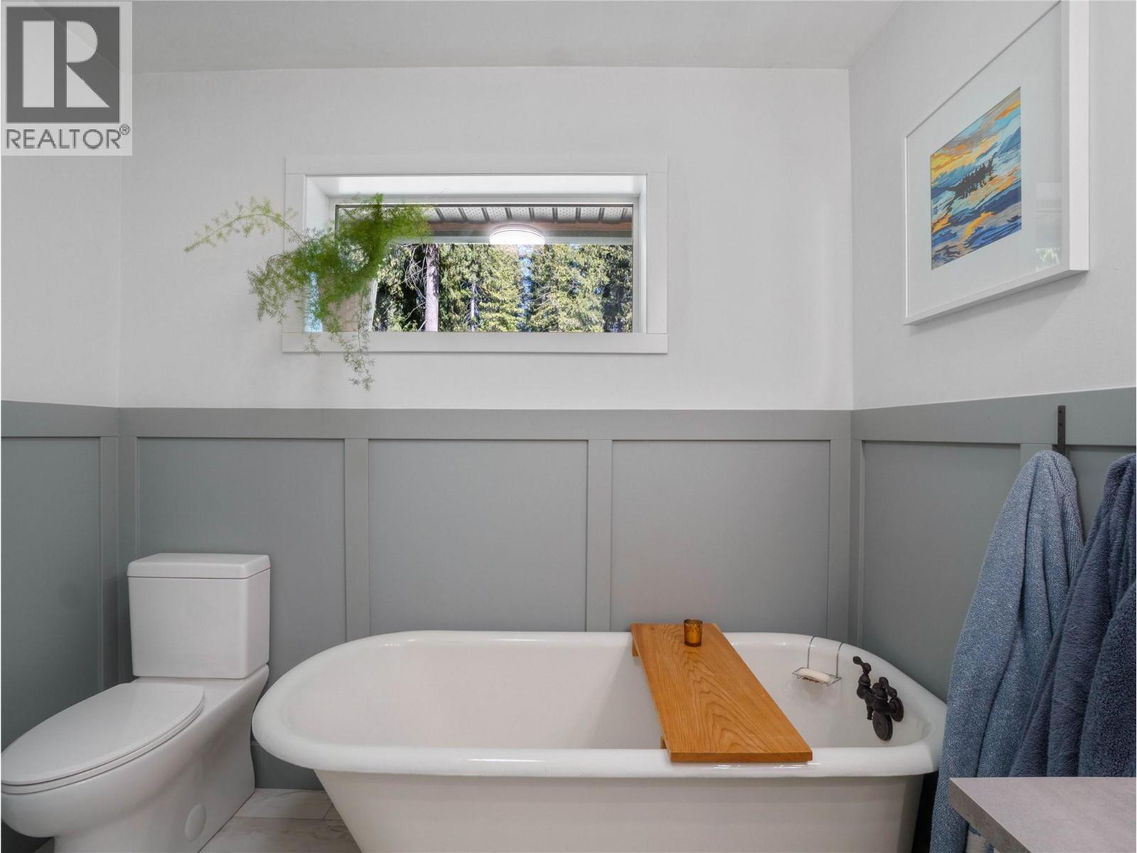  4090 Camille Road, Eagle Bay