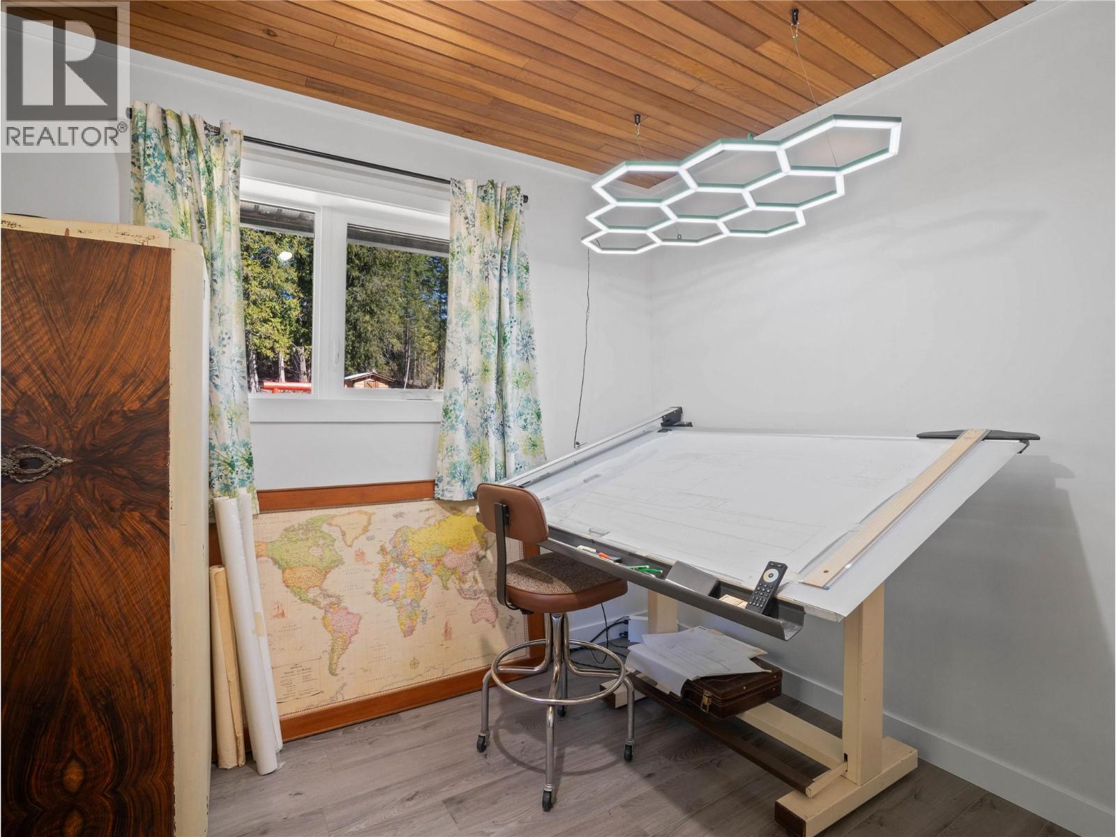  4090 Camille Road, Eagle Bay