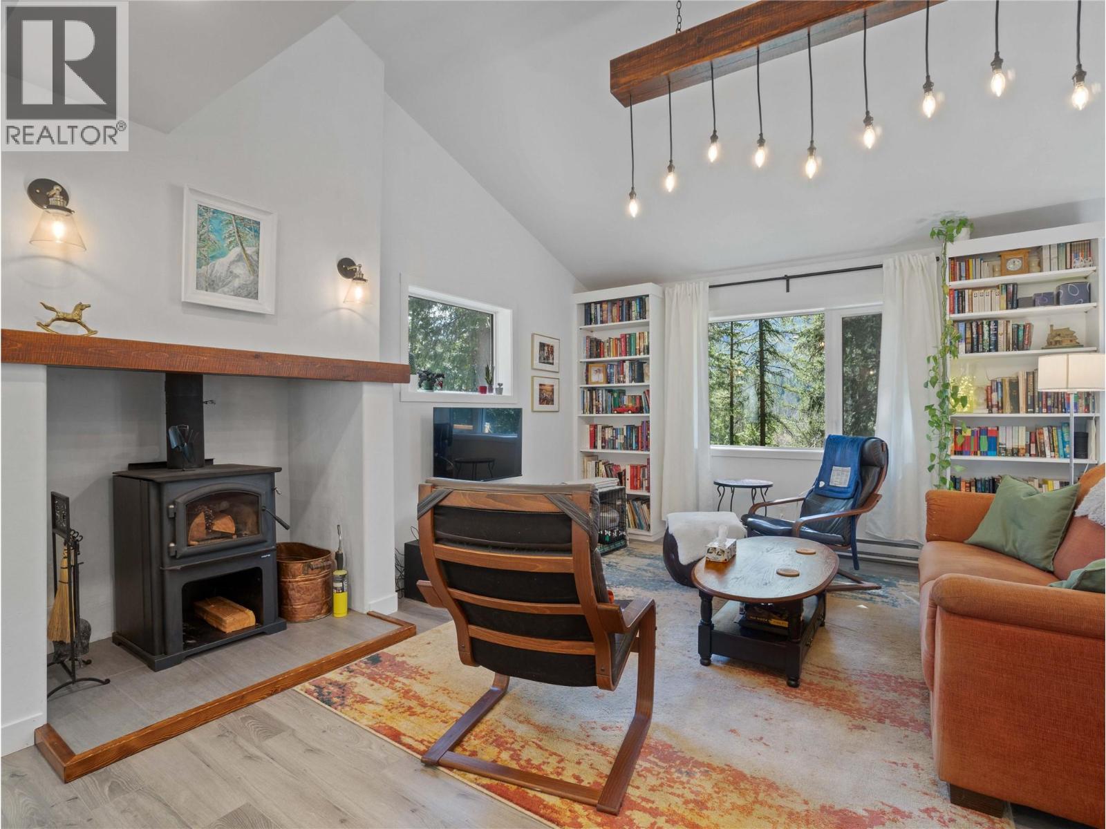  4090 Camille Road, Eagle Bay