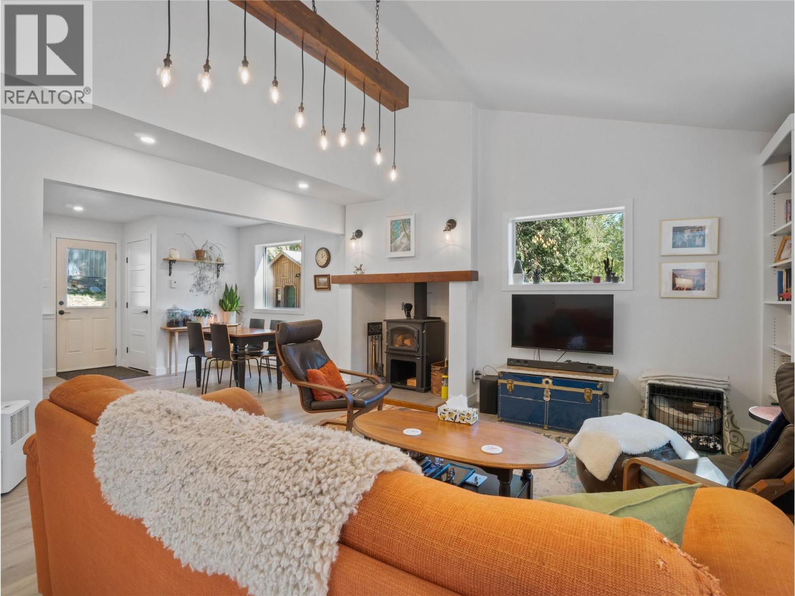  4090 Camille Road, Eagle Bay