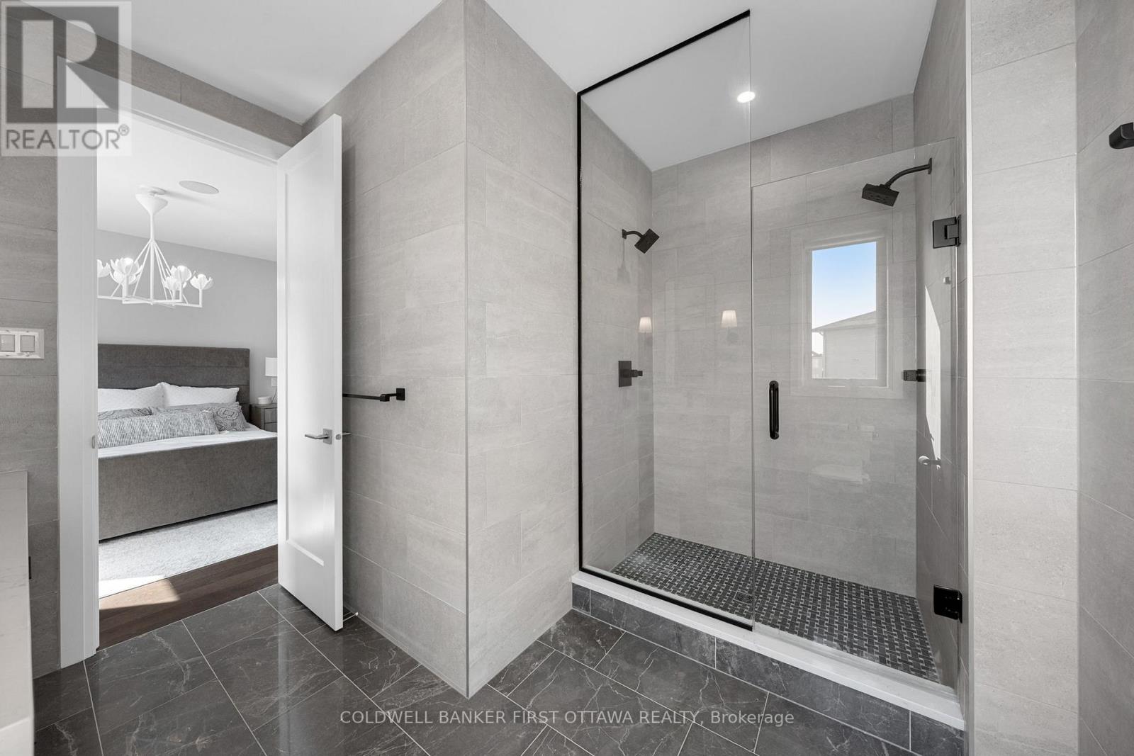 43 DEERFOX DRIVE - 21