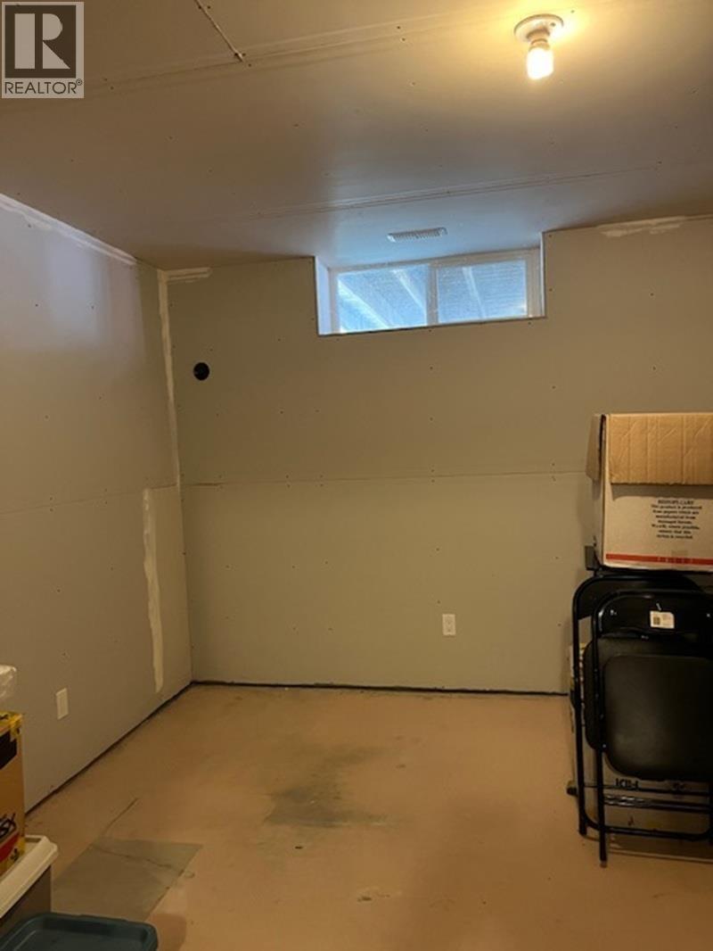 488 EVERGREEN CRESCENT - 21