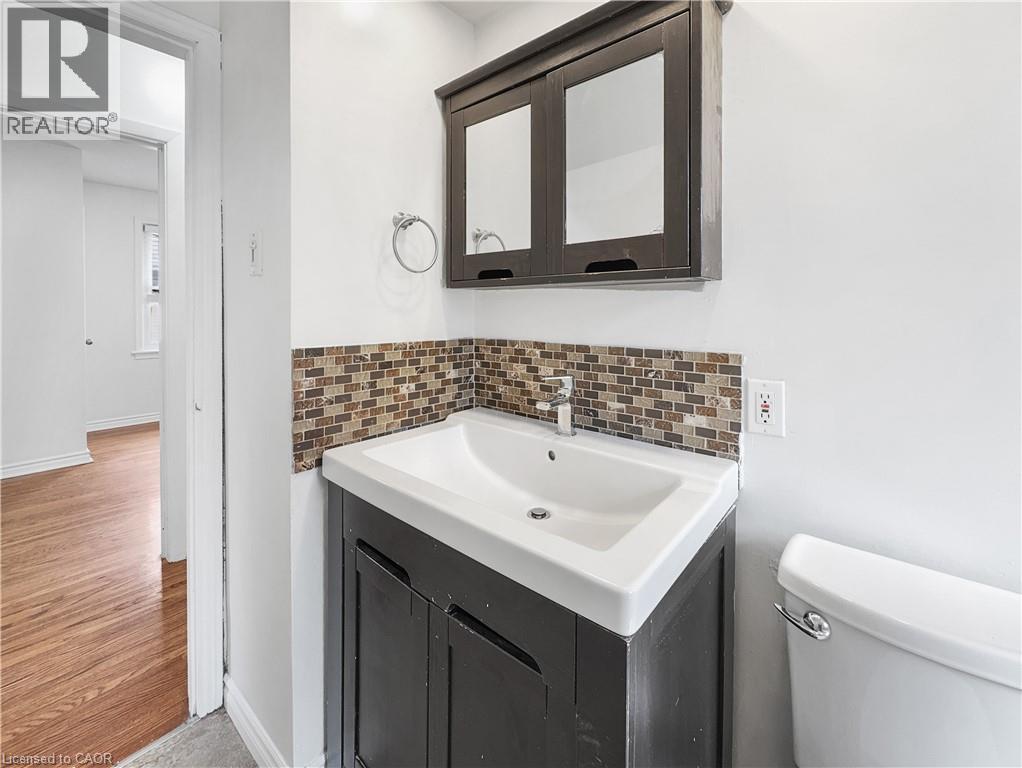 300 EAST 32ND Street, Hamilton, Ontario, L8V3S7 — Photo 15
