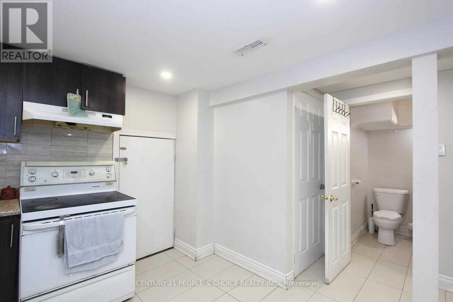 83 FALLINGDALE CRESCENT - 26