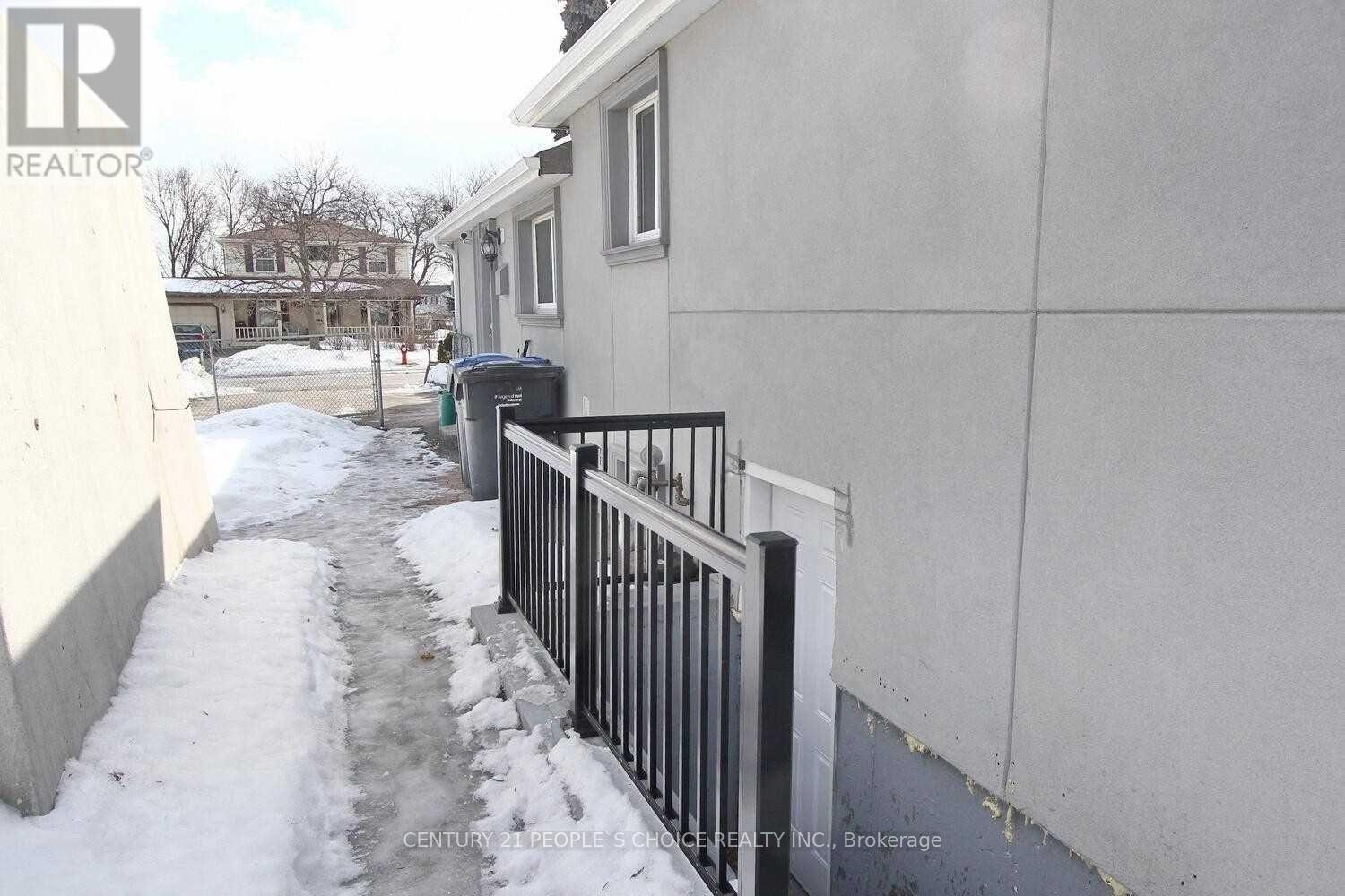 83 FALLINGDALE CRESCENT - 3