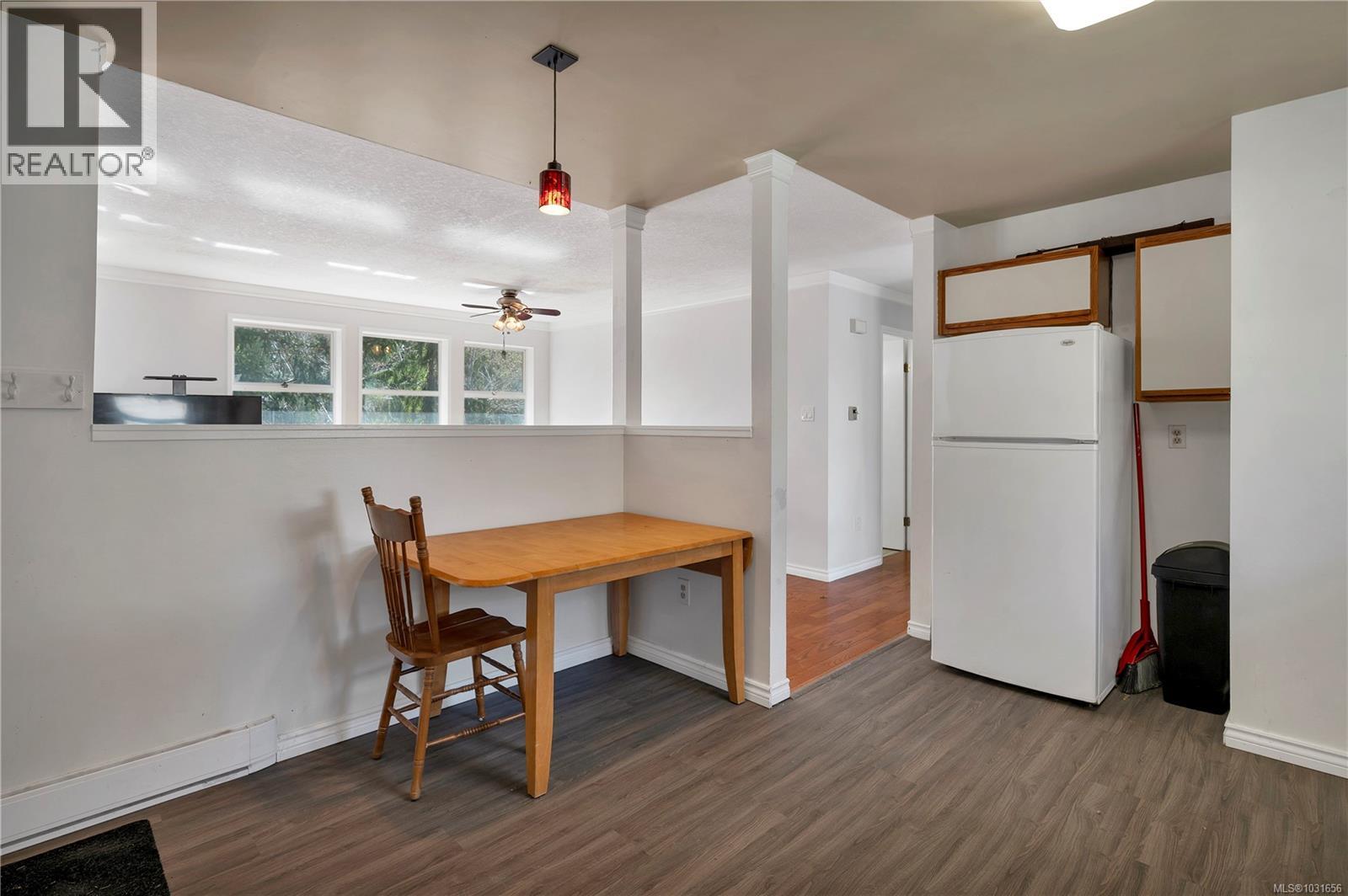 404 Donner Dr - 10