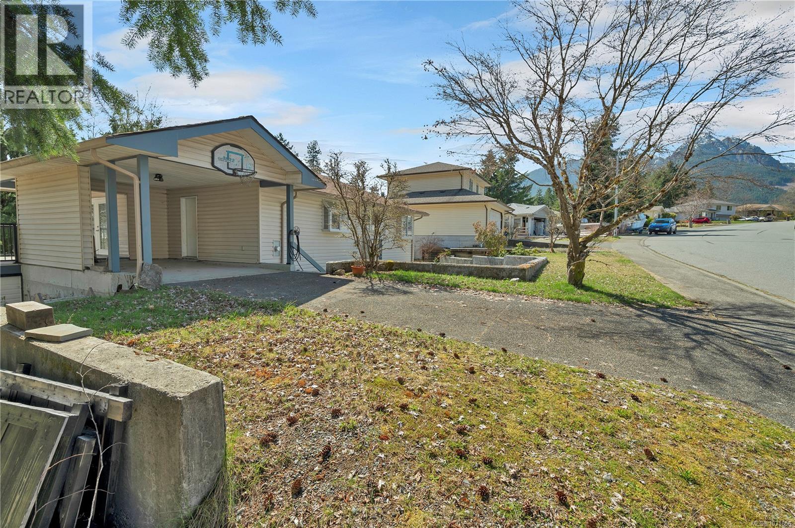404 Donner Dr - 2