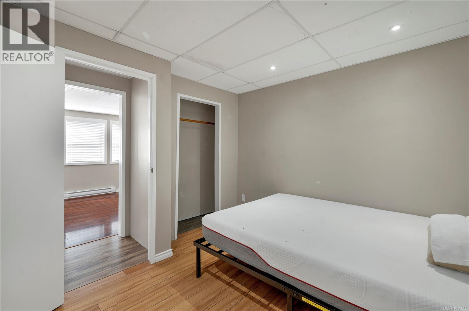404 Donner Dr - 29