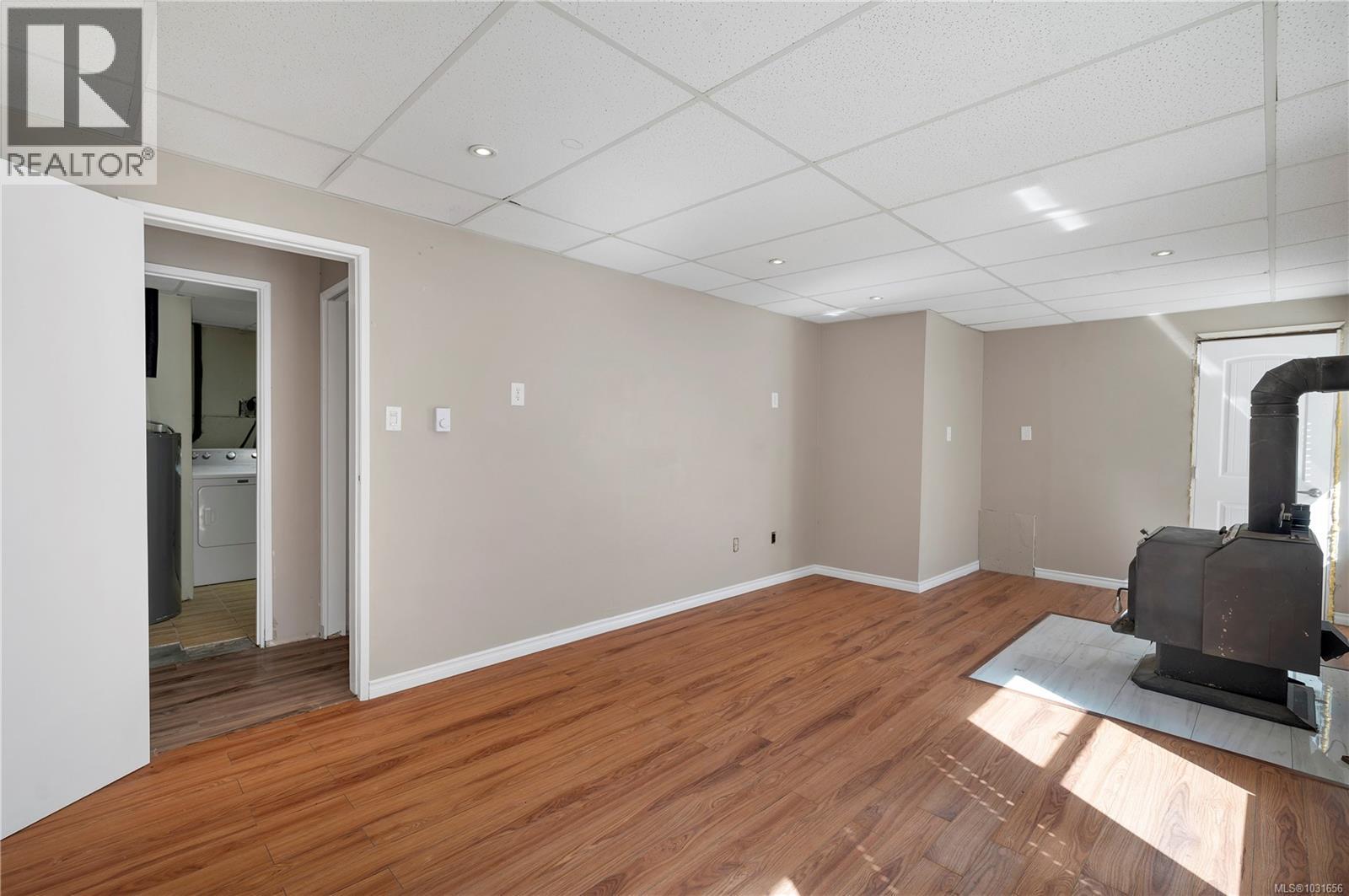 404 Donner Dr - 32