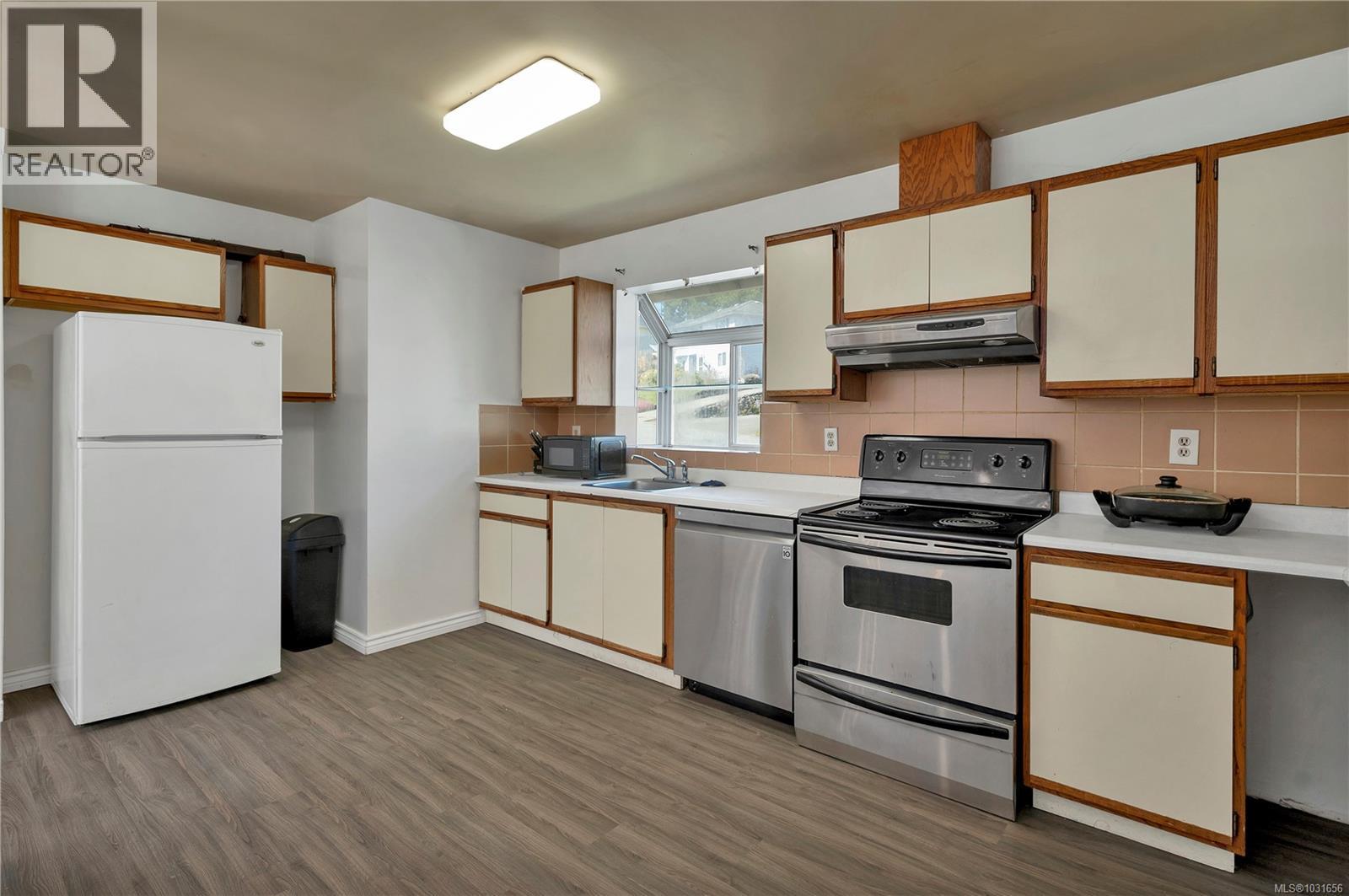 404 Donner Dr - 9