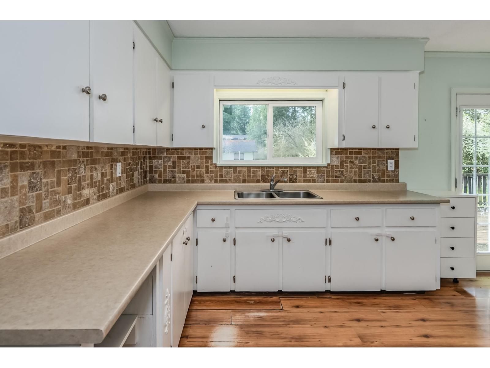 23566 52 AVENUE, Langley