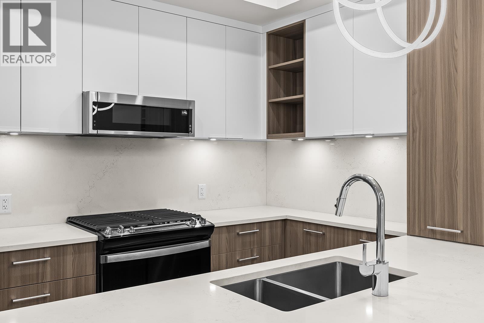 #324 630 BOYNTON PLACE - Image 3