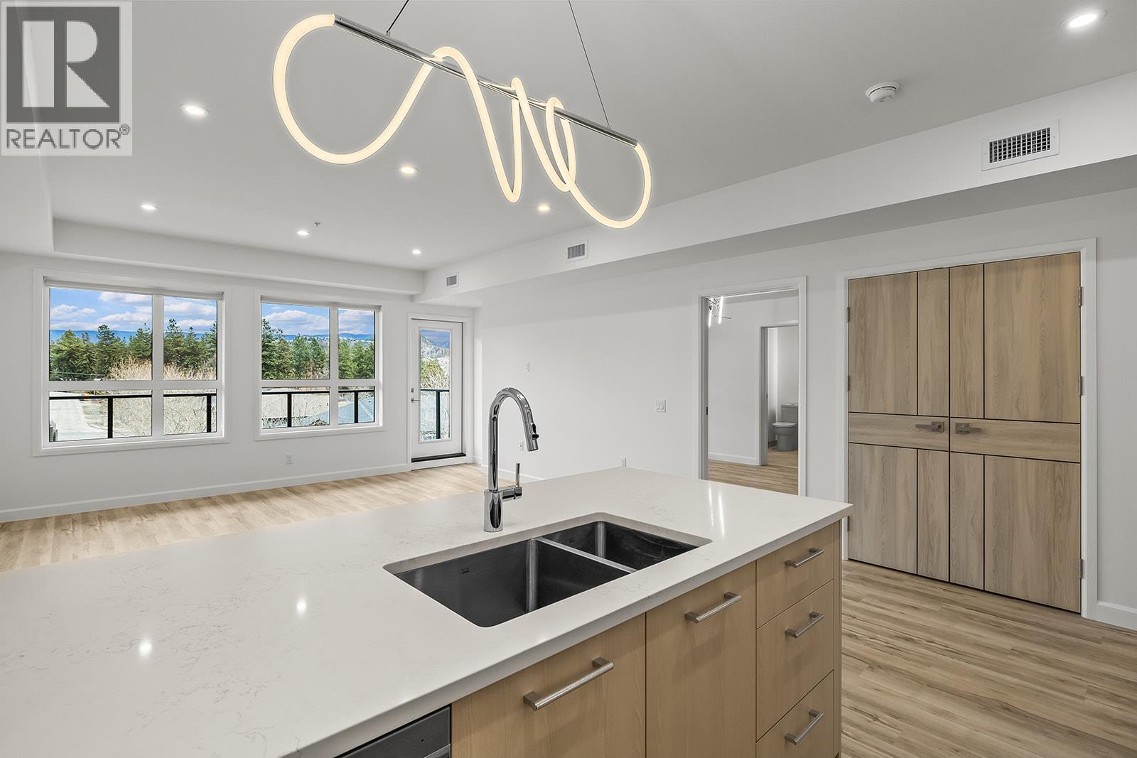 #311 630 Boynton Place - 12