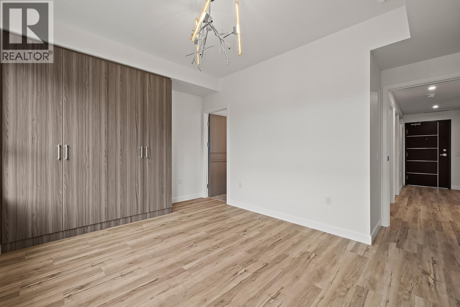 #305 630 BOYNTON PLACE - 24