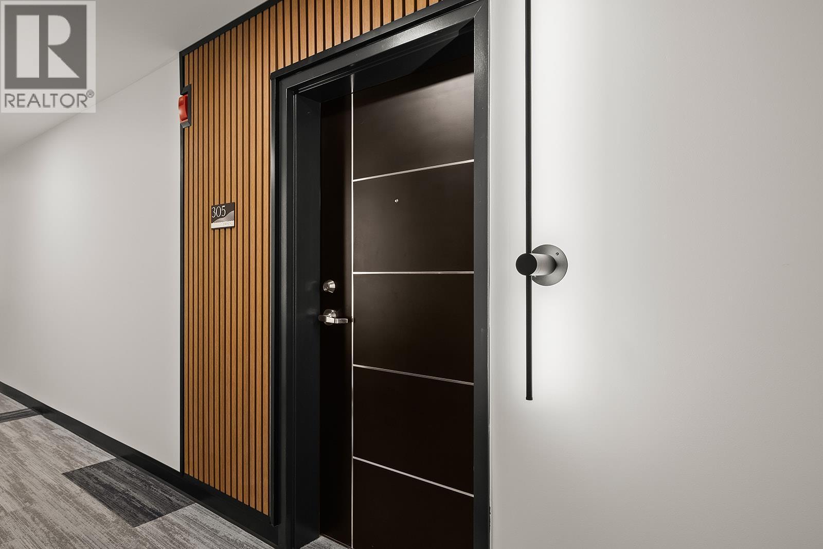 #305 630 BOYNTON PLACE - 33