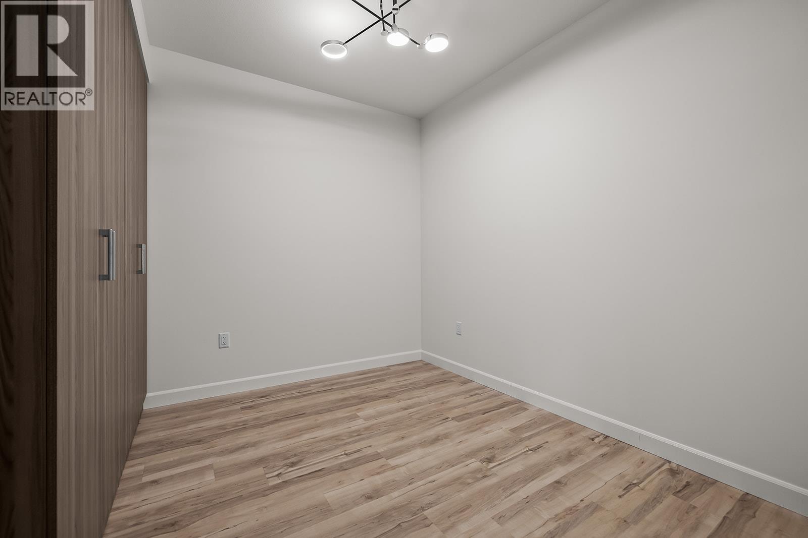 #305 630 BOYNTON PLACE - 29