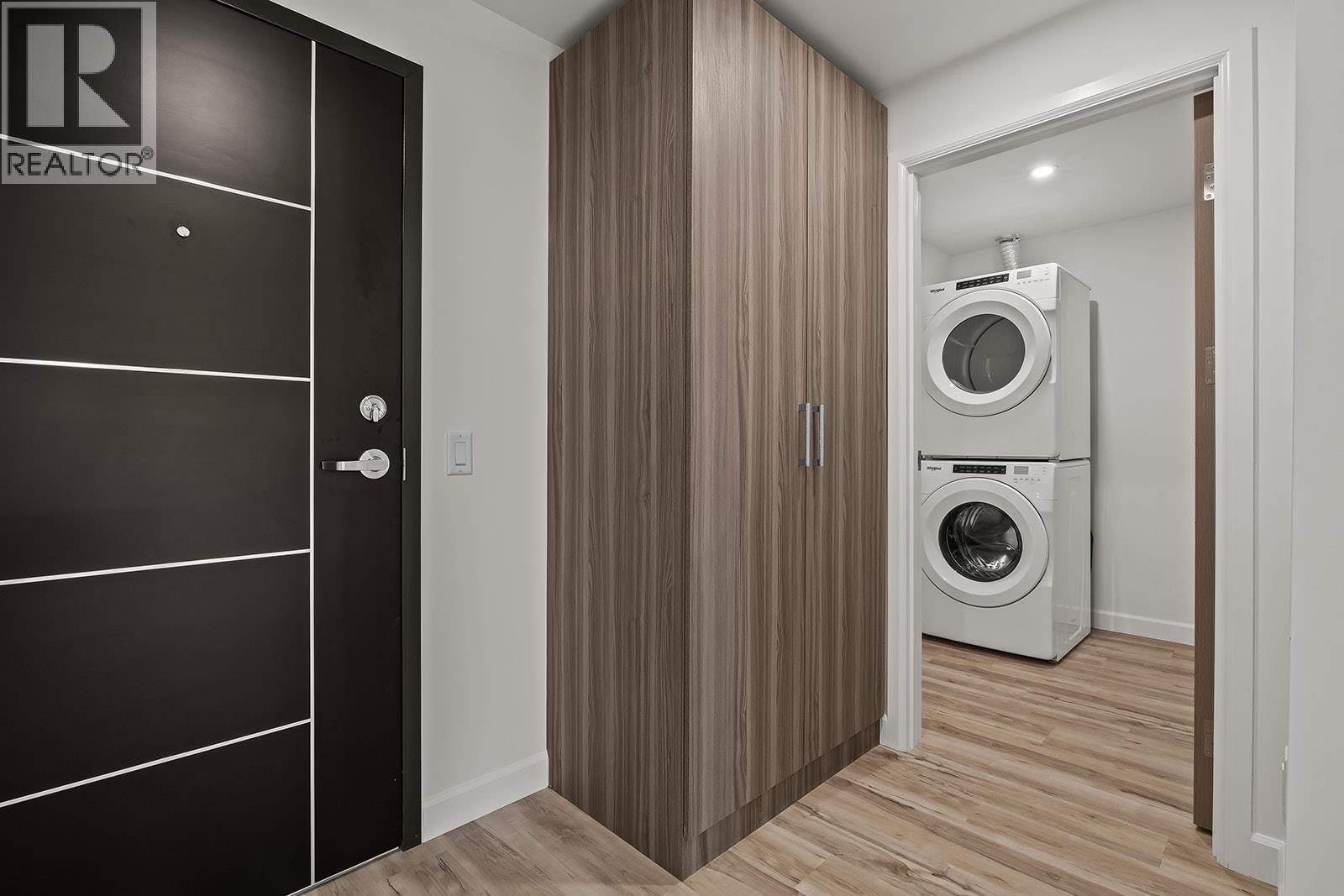 #305 630 BOYNTON PLACE - 28