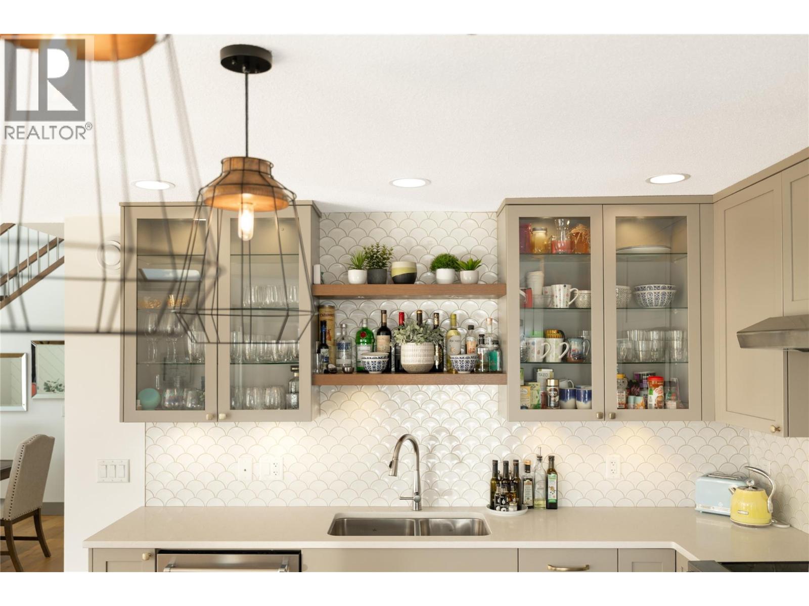 4004 Bluebird Road Unit# 305, Kelowna