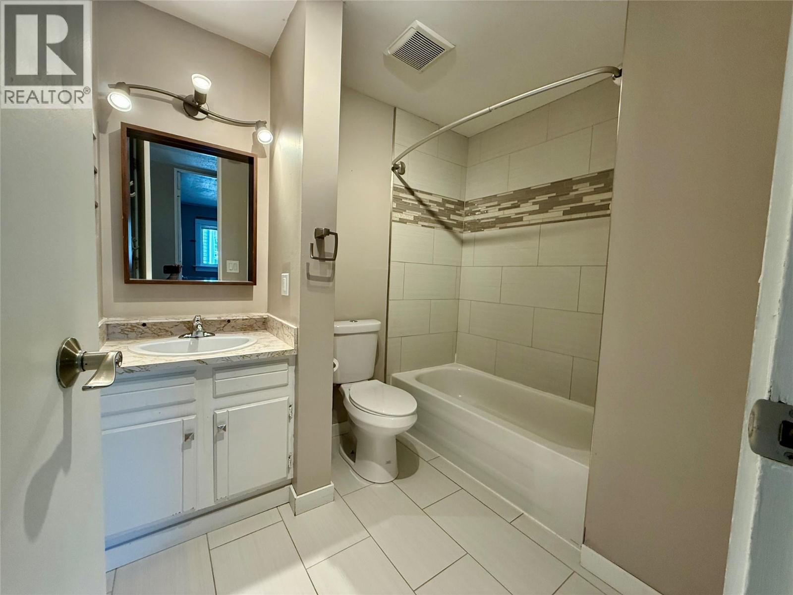 219 26TH  S Avenue Unit# A, Cranbrook