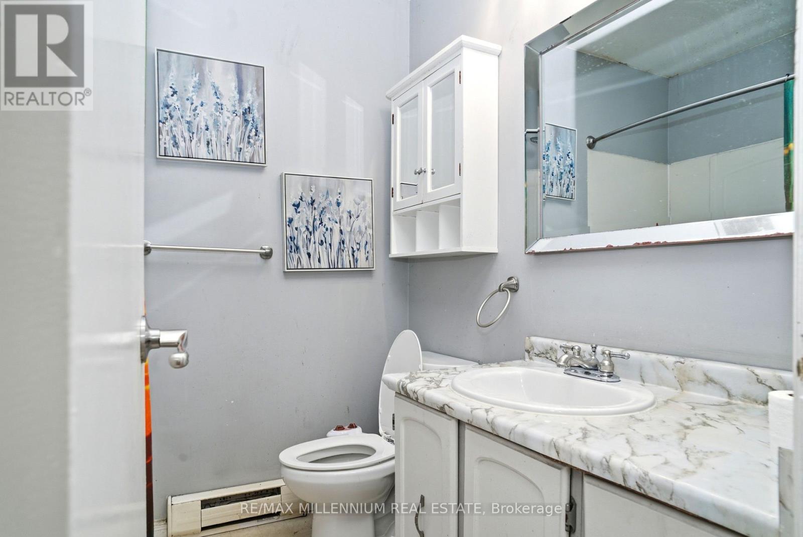 8 PLUMTREE PLACE - 10