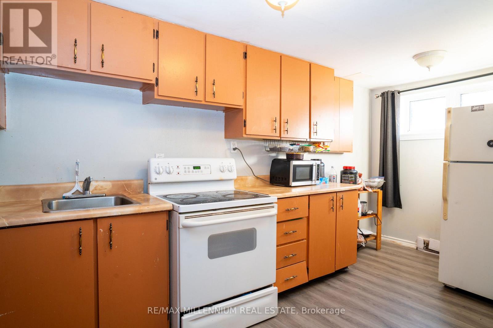 8 PLUMTREE PLACE - 19