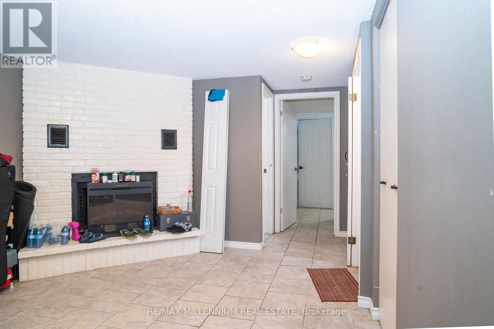 8 PLUMTREE PLACE - 20