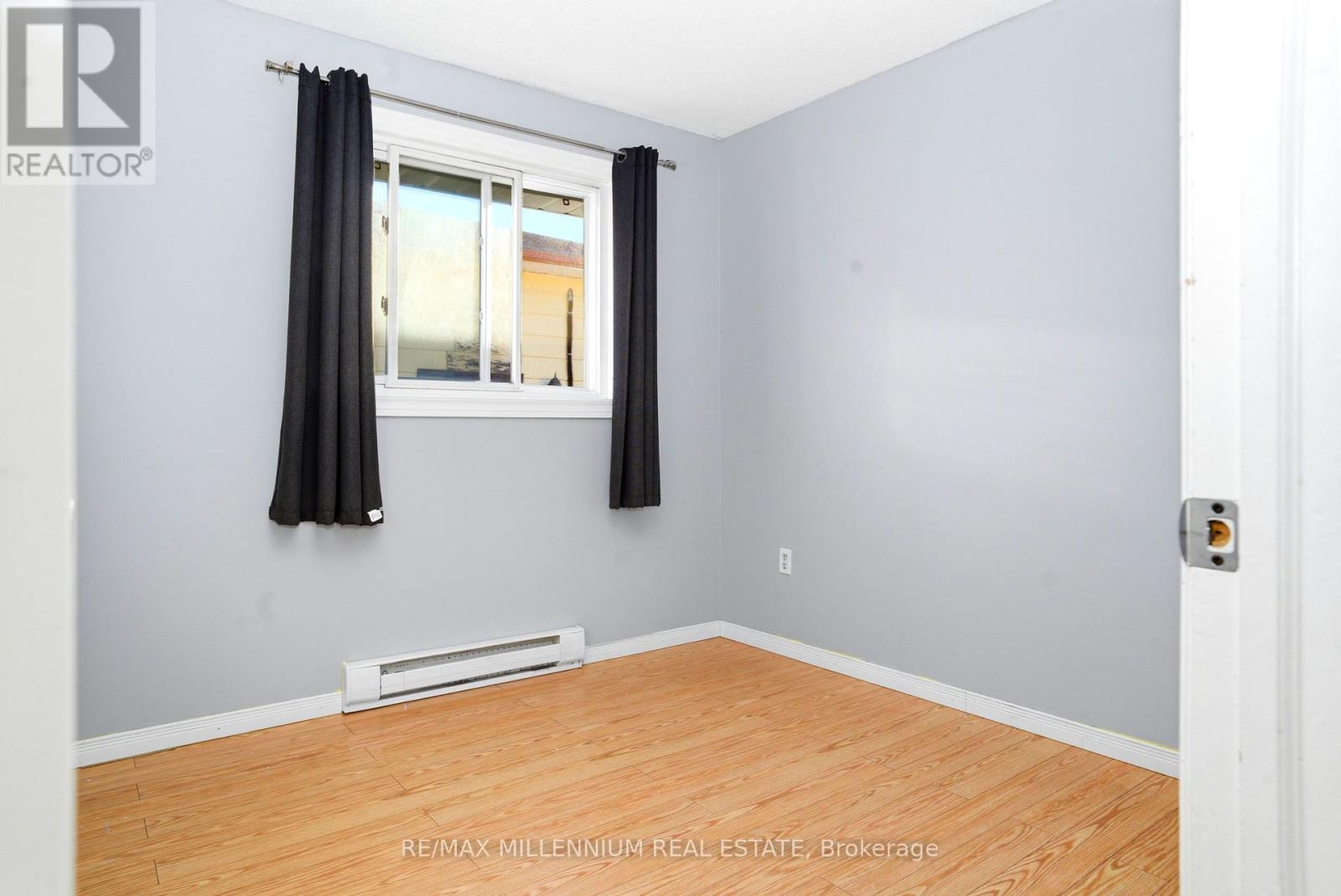 8 PLUMTREE PLACE - 5