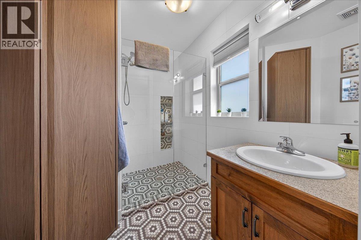 #10 989 SWANSEA VIEW ROAD - 7