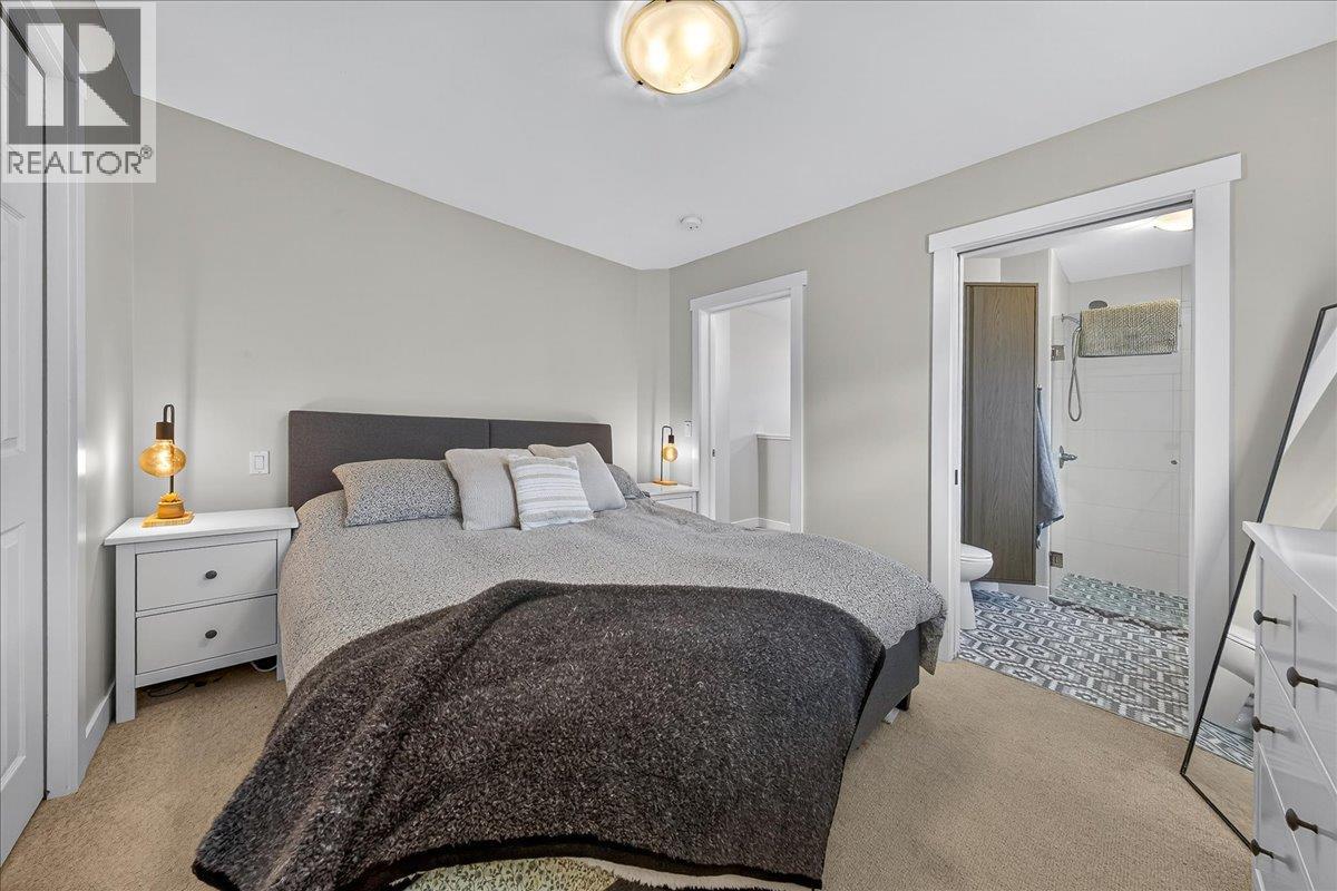 #10 989 SWANSEA VIEW ROAD - 8