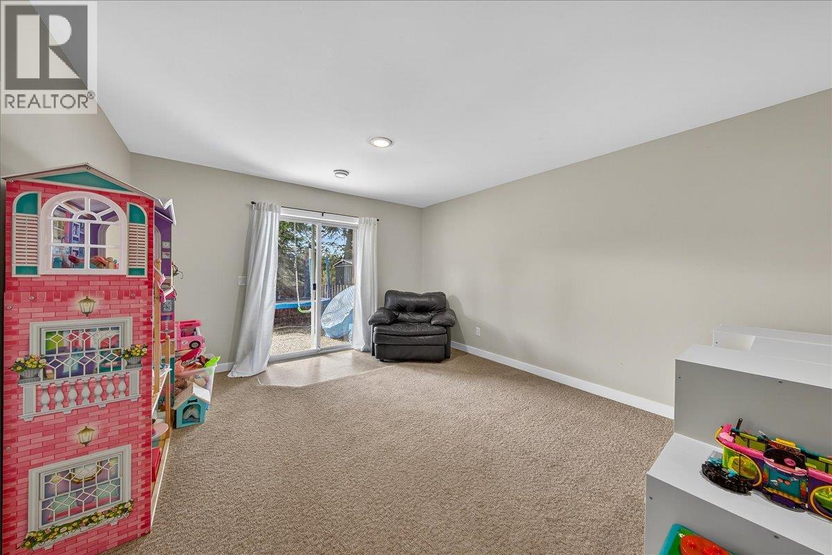 #10 989 SWANSEA VIEW ROAD - 25