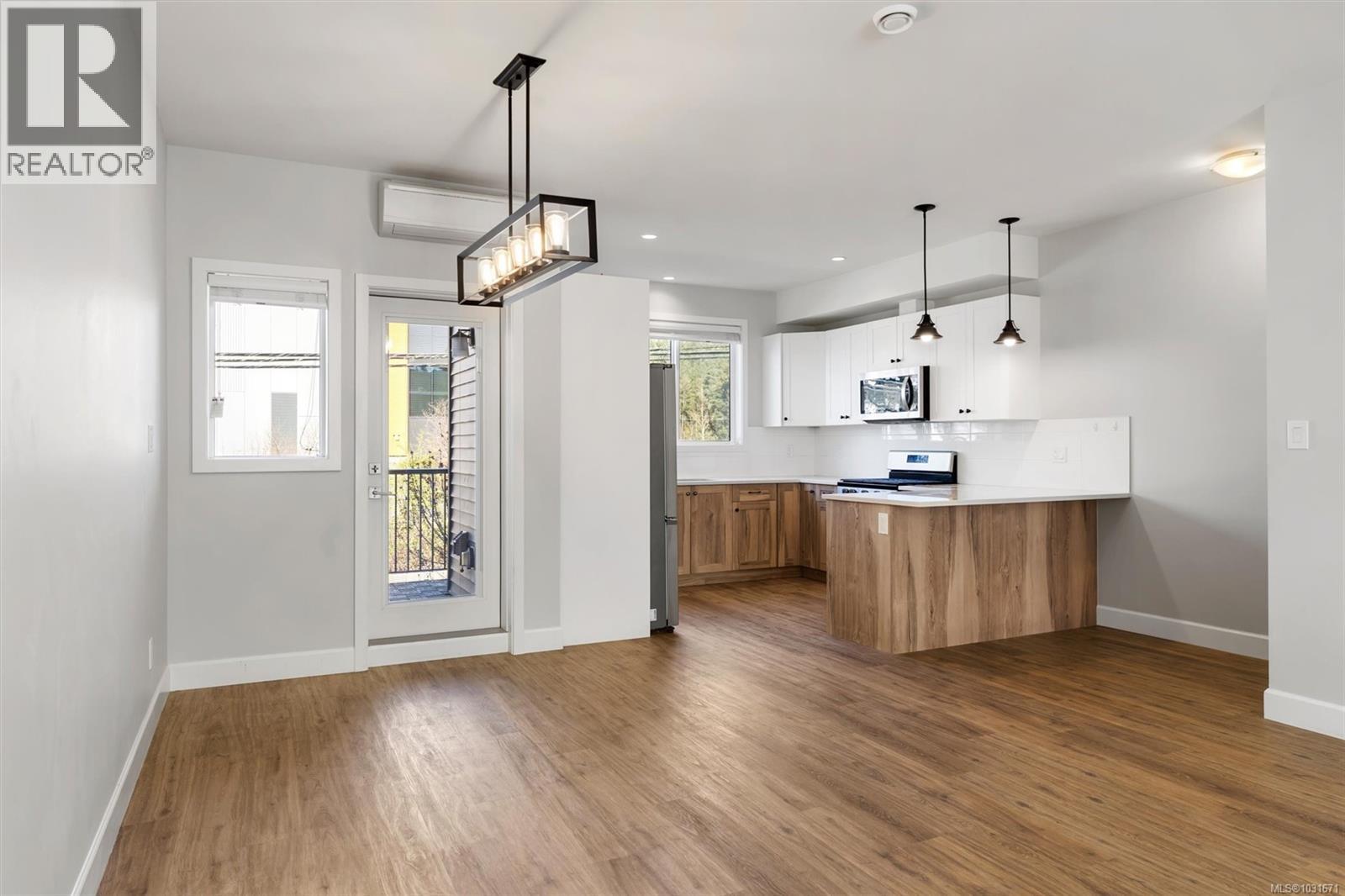 #1303 3351 LUXTON RD - 10