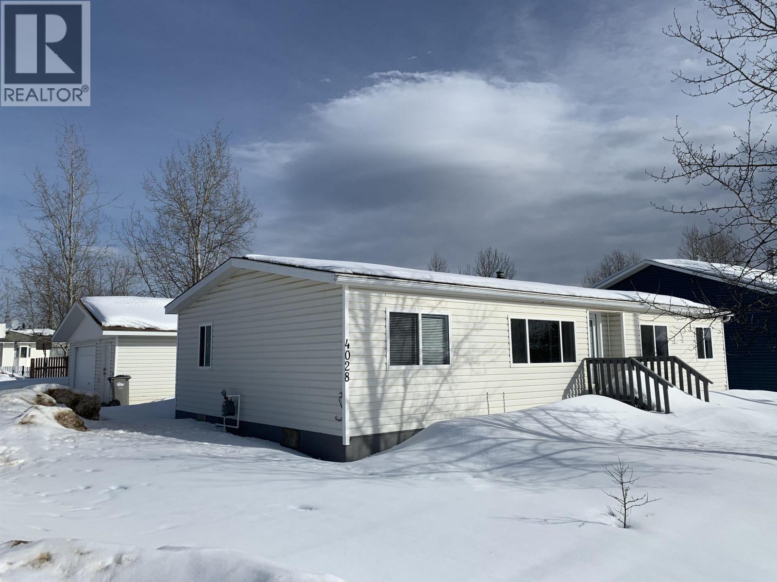 4028 POPLAR AVENUE - 1