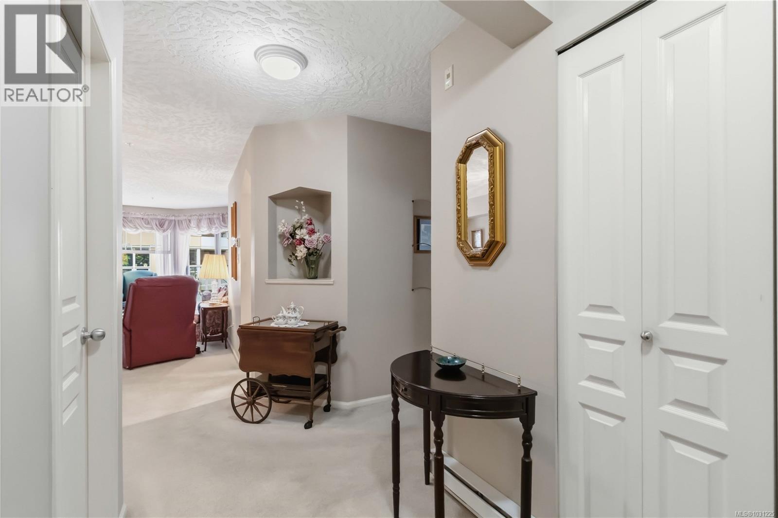 406 935 Johnson Street, Victoria