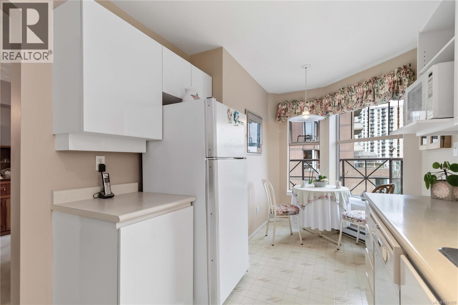 406 935 Johnson Street, Victoria