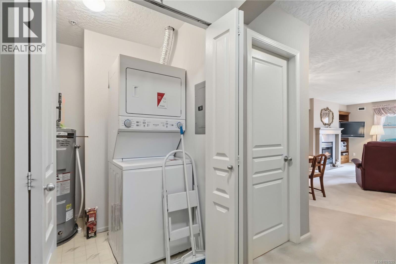 406 935 Johnson Street, Victoria