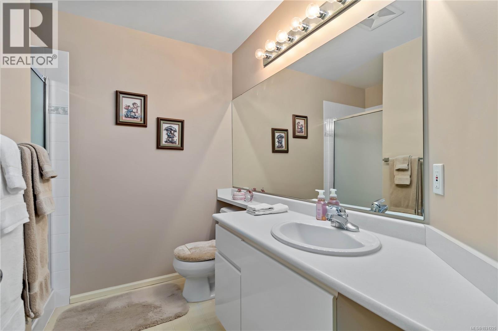 406 935 Johnson Street, Victoria