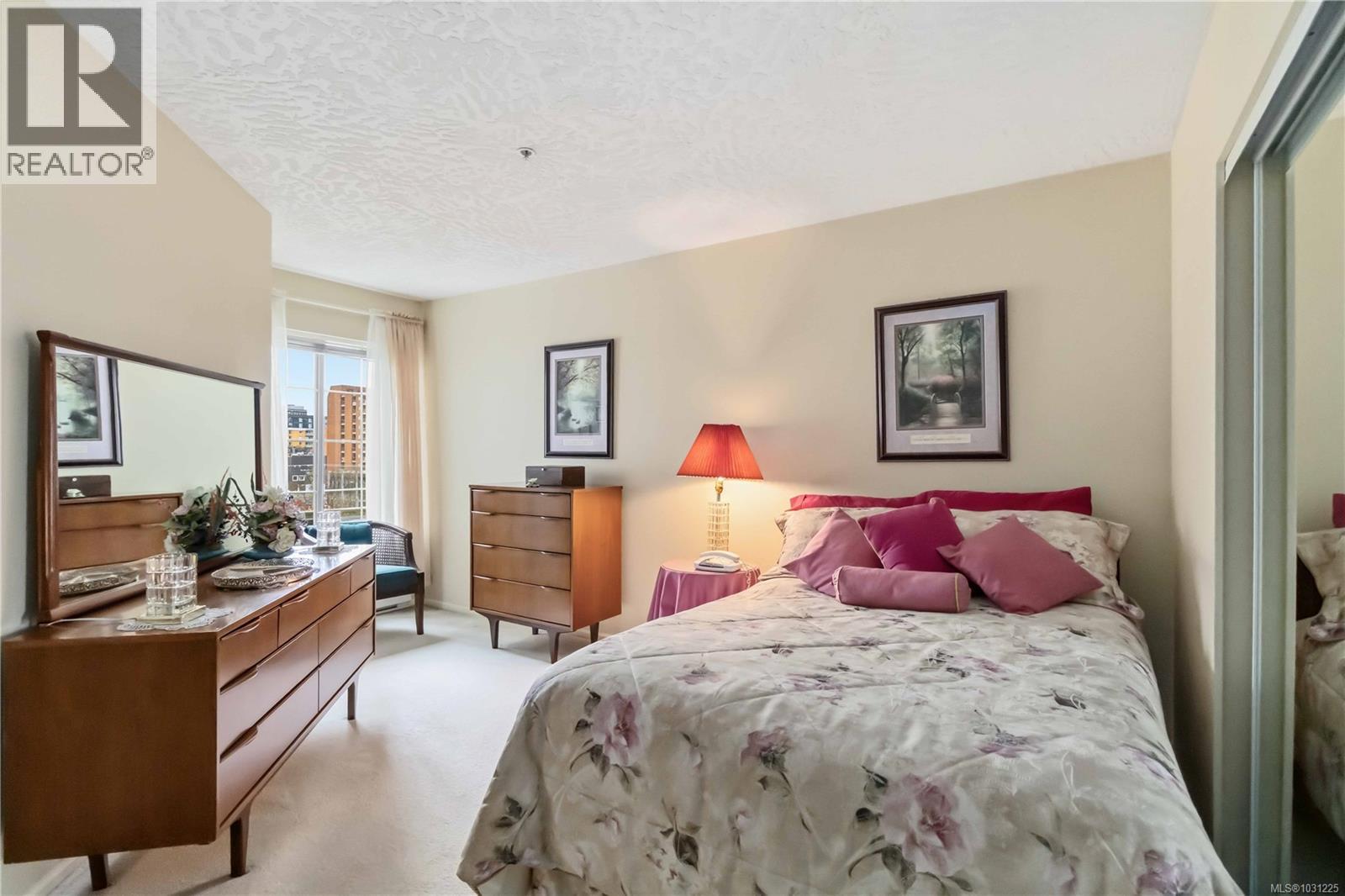 406 935 Johnson Street, Victoria